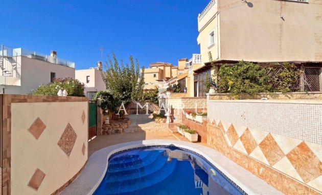 Detached Villa - Herverkoop - Orihuela Costa - Villamartín