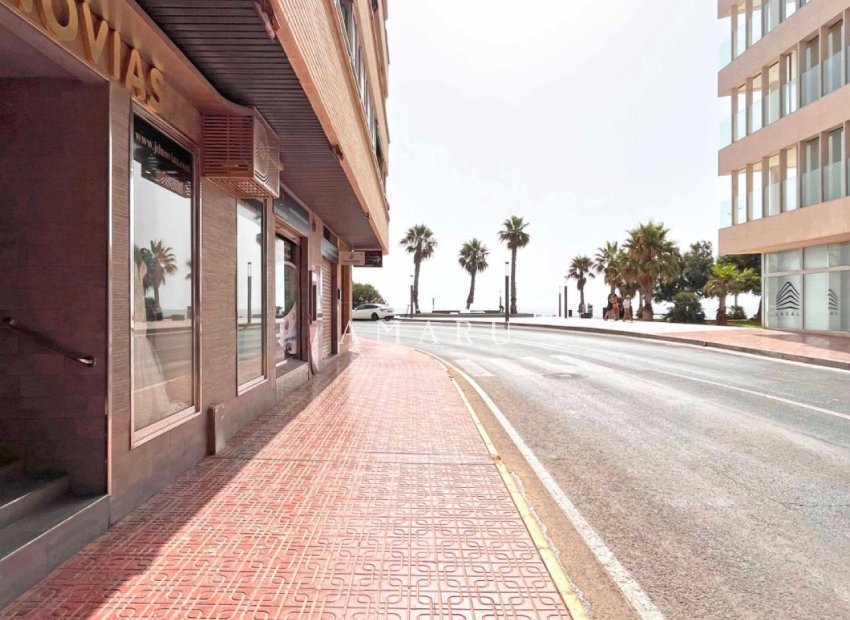 Herverkoop - Commercial -
Torrevieja - Playa del Cura