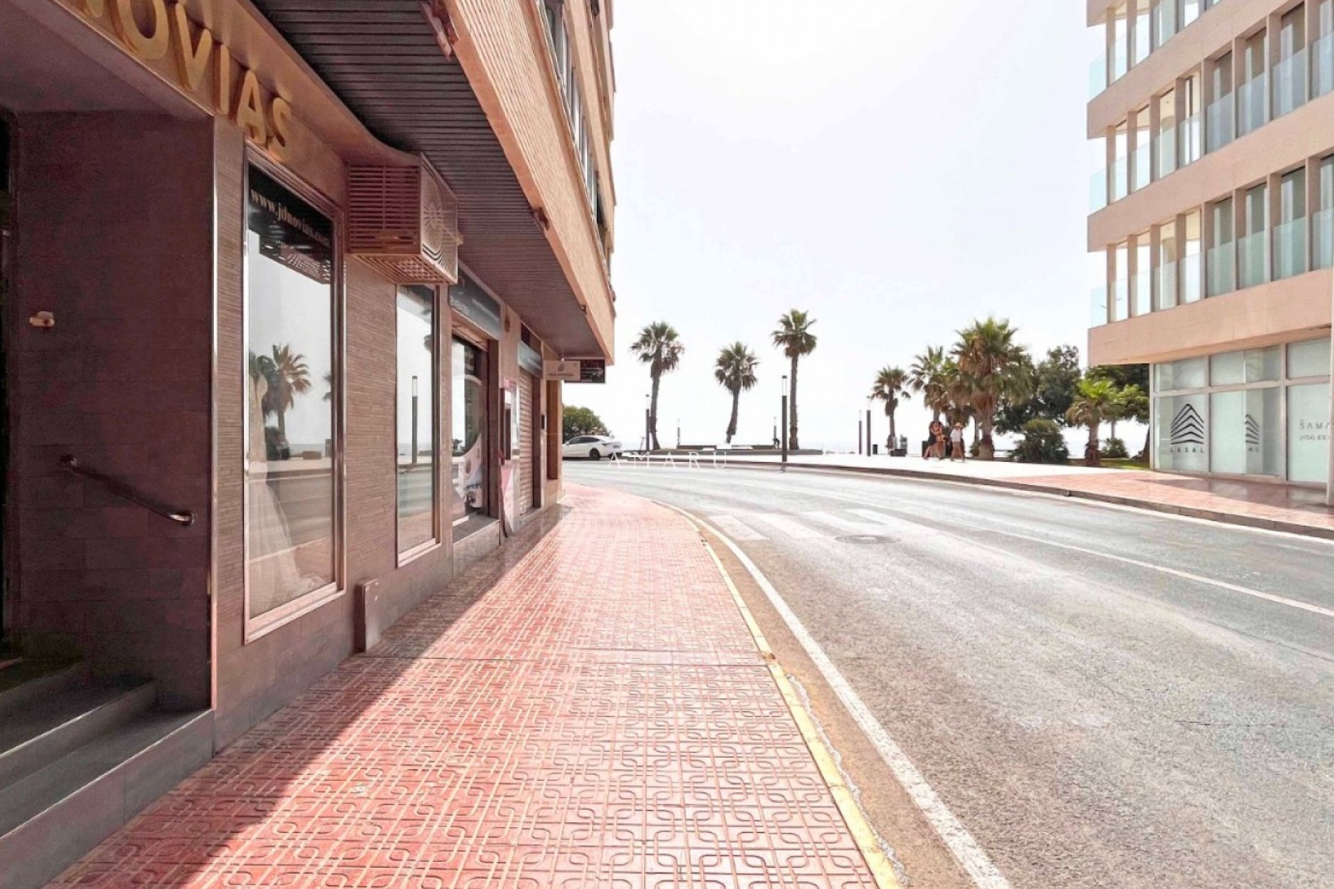 Herverkoop - Commercial -
Torrevieja - Playa del Cura