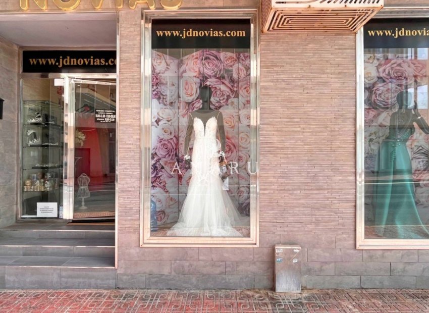 Herverkoop - Commercial -
Torrevieja - Playa del Cura