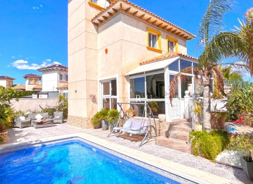 Herverkoop - Detached Villa -
Orihuela Costa - La Zenia