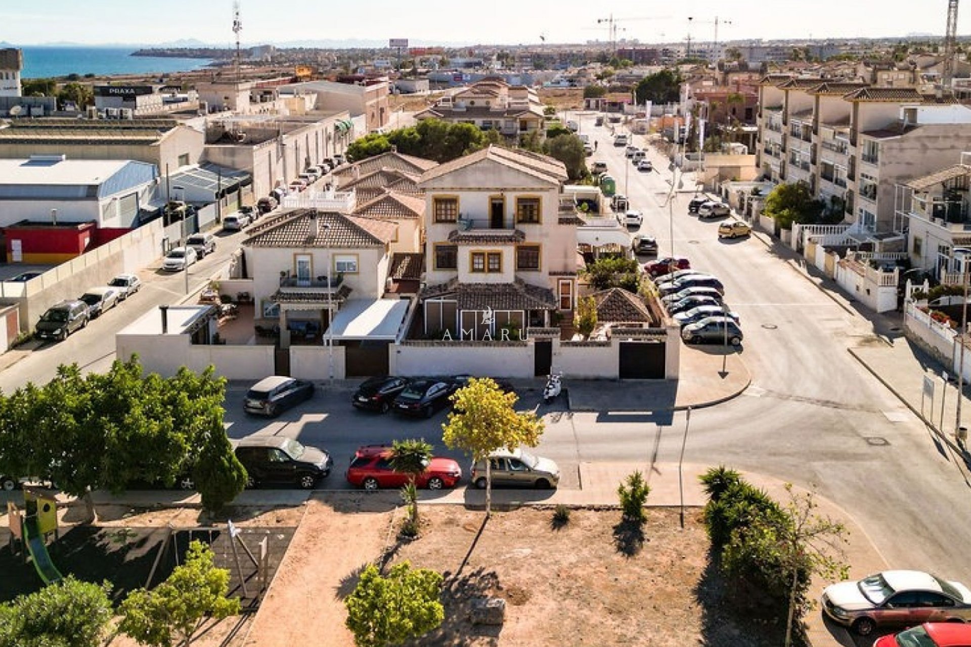 Herverkoop - Detached Villa -
Orihuela Costa - Punta Prima