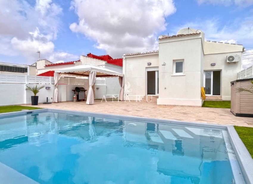 Herverkoop - Detached Villa -
Torrevieja - San Luis