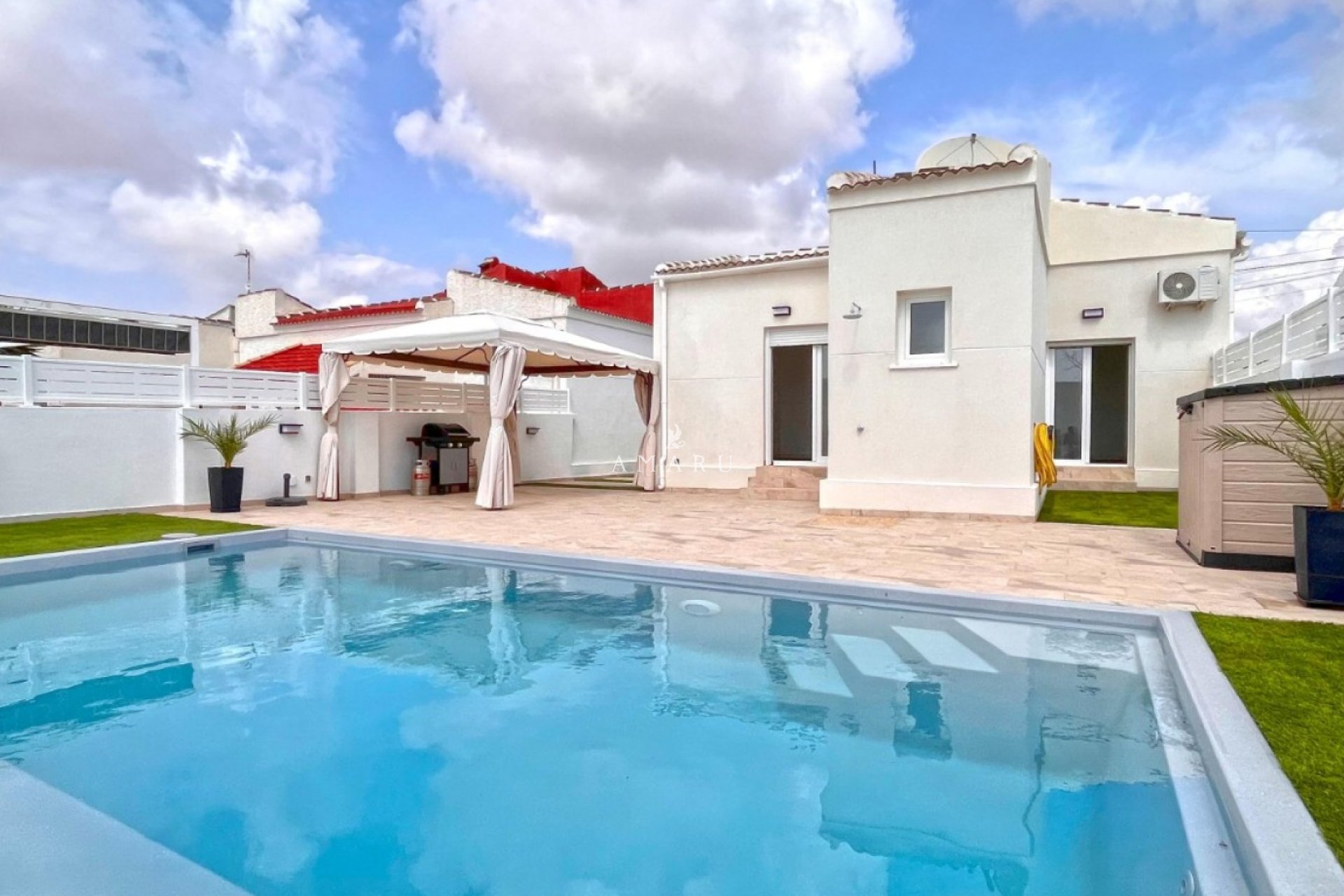 Herverkoop - Detached Villa -
Torrevieja - San Luis