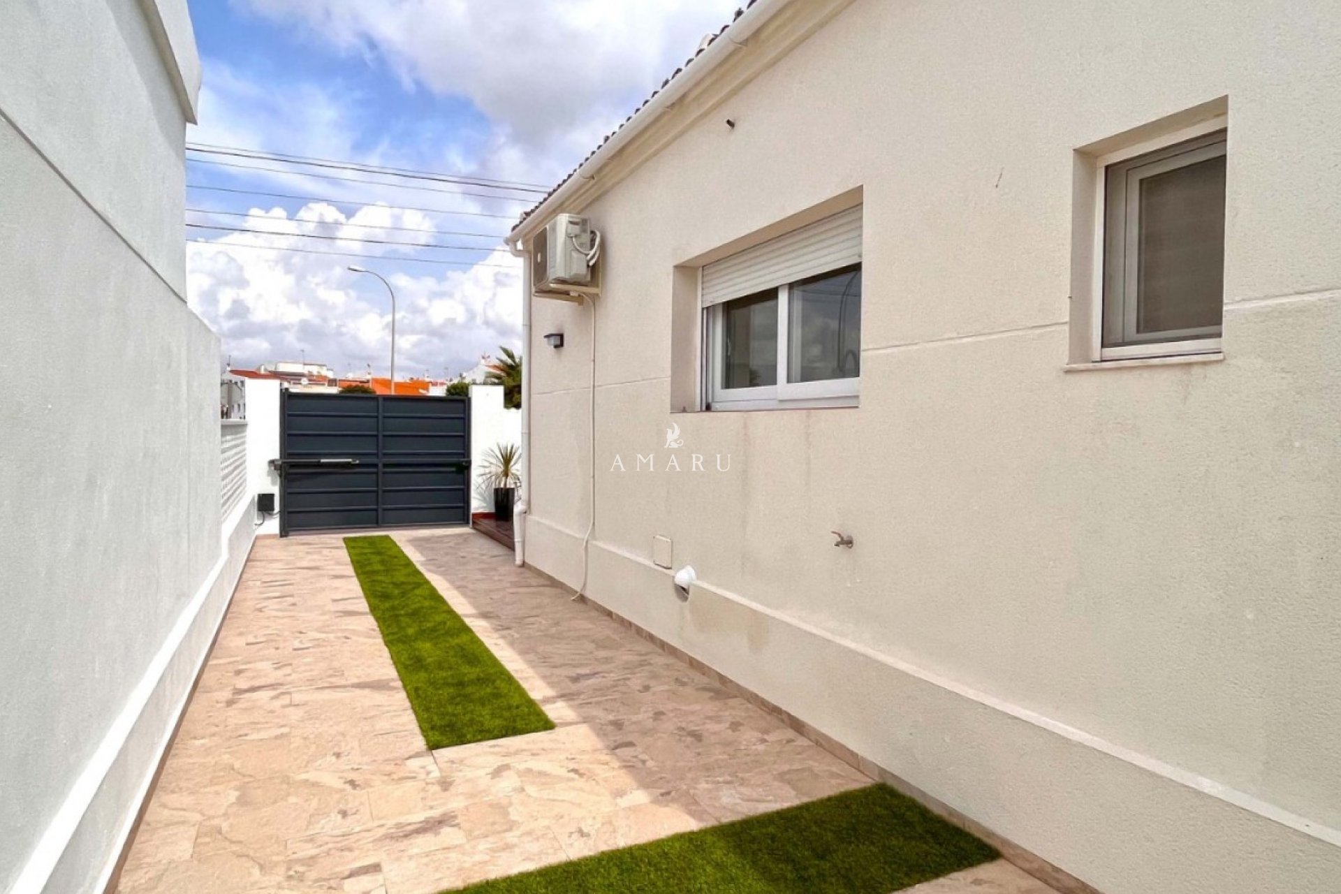 Herverkoop - Detached Villa -
Torrevieja - San Luis