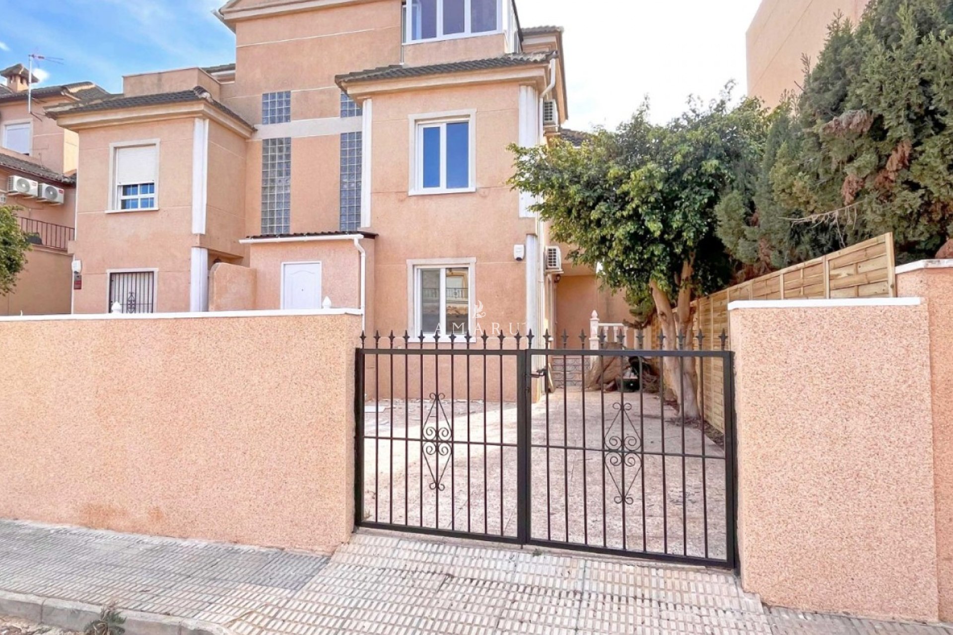 Herverkoop - Semi Detached Villa -
Orihuela Costa - La Zenia