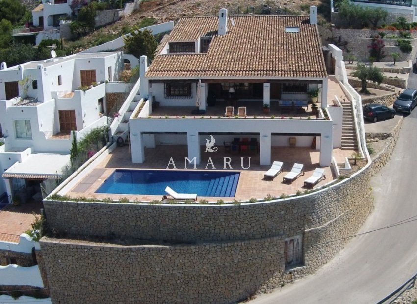 Herverkoop - Villa -
Moraira - Benimeit