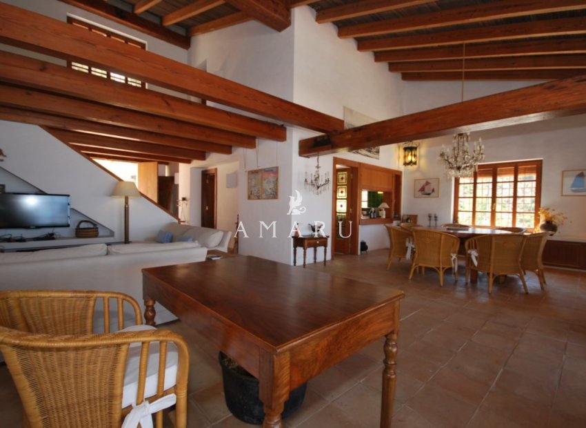 Herverkoop - Villa -
Moraira - Benimeit