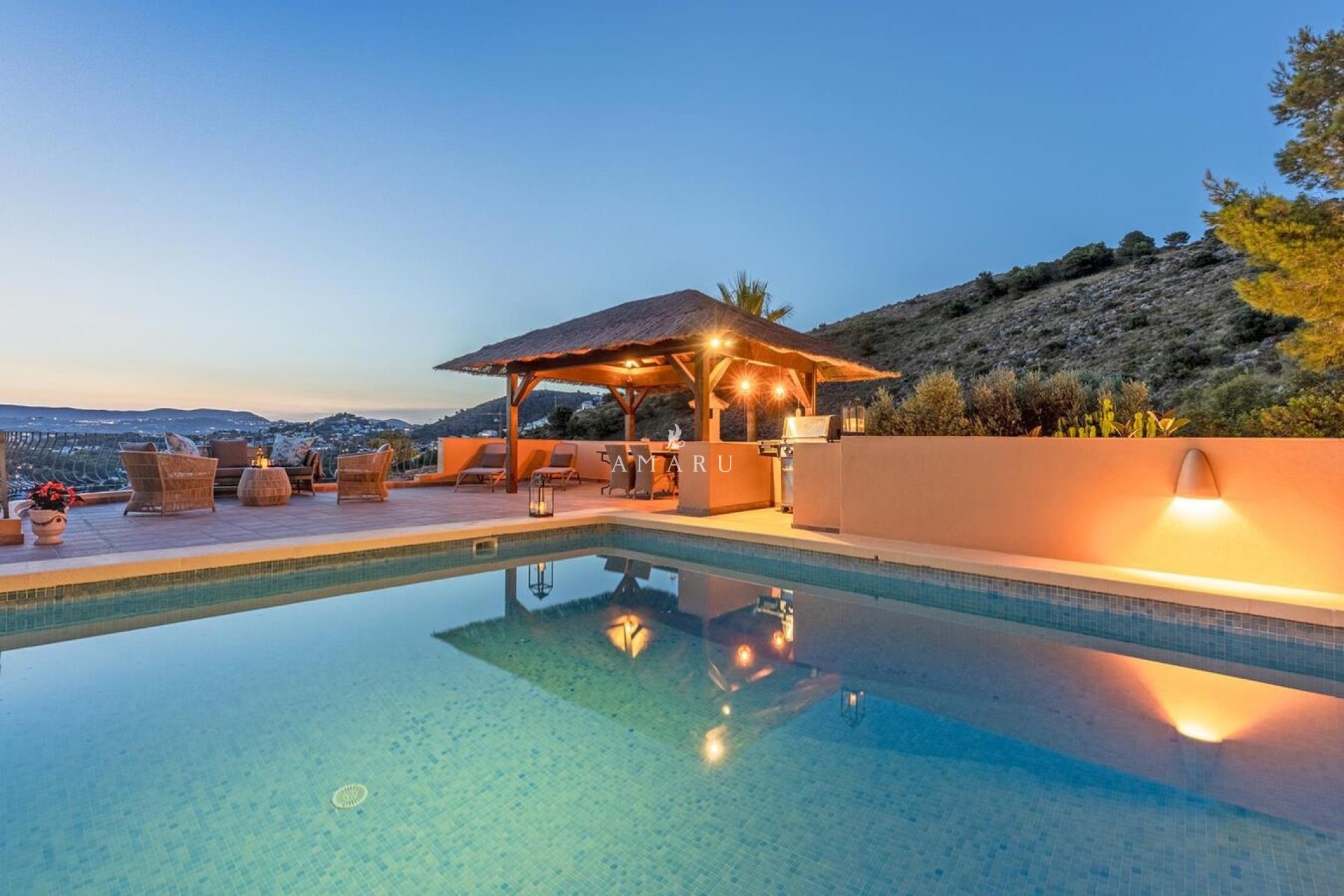 Herverkoop - Villa -
Moraira - El Portet