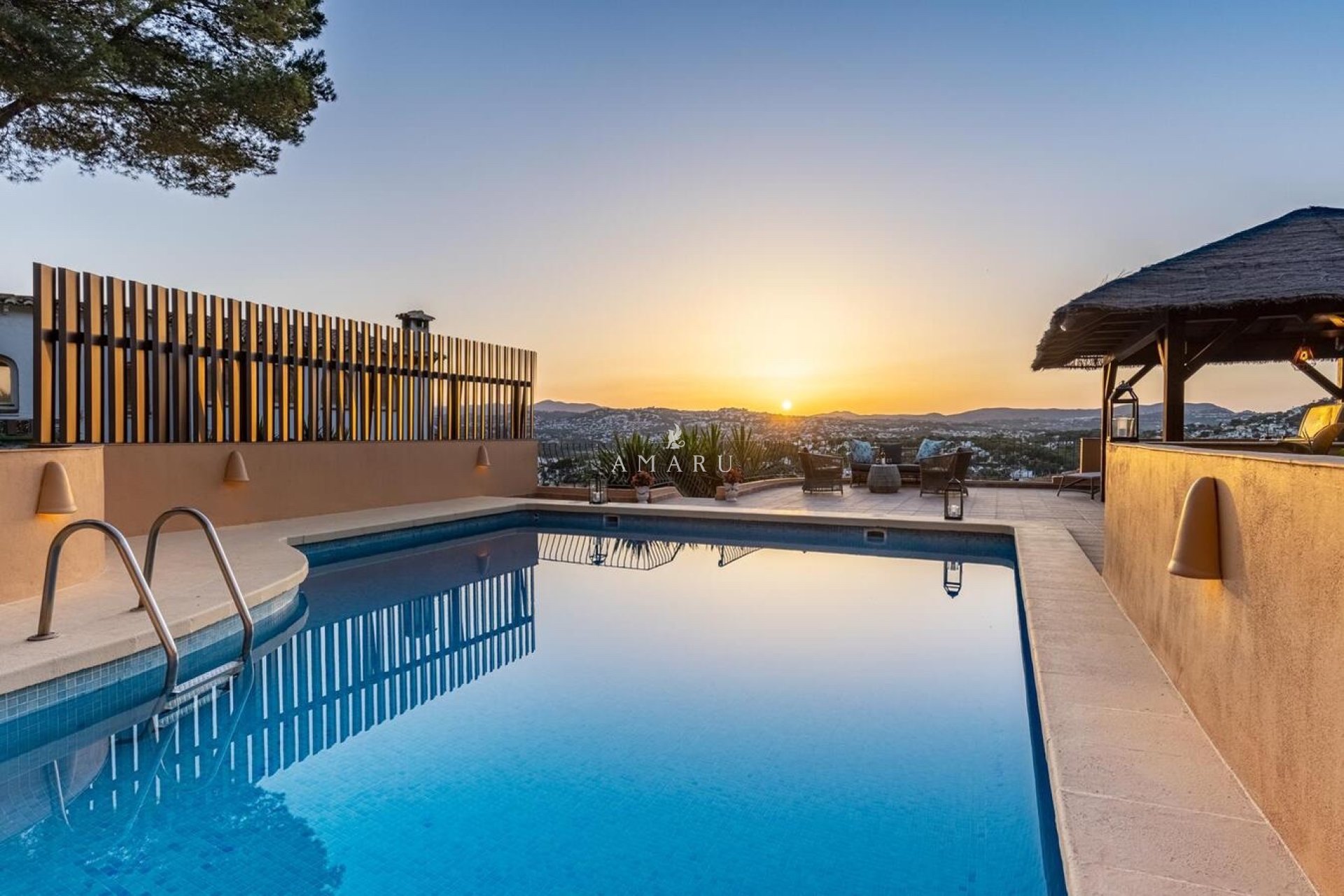 Herverkoop - Villa -
Moraira - El Portet