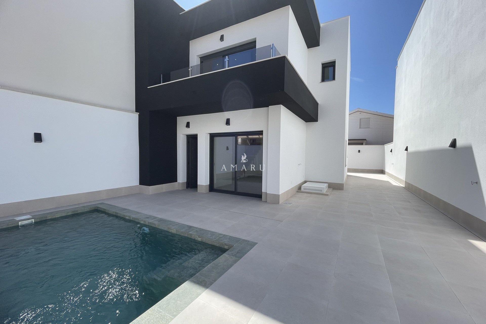 New Build - detached -
Heredades