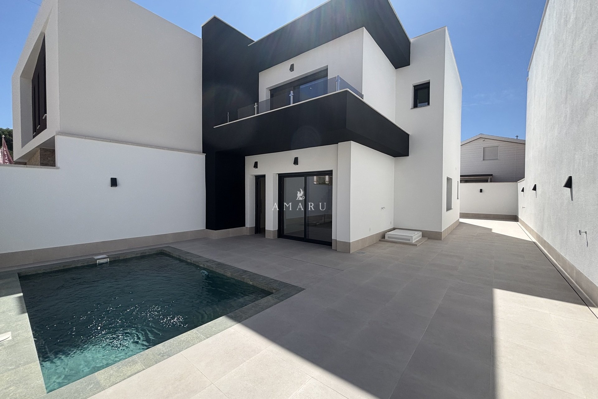 New Build - detached -
Heredades