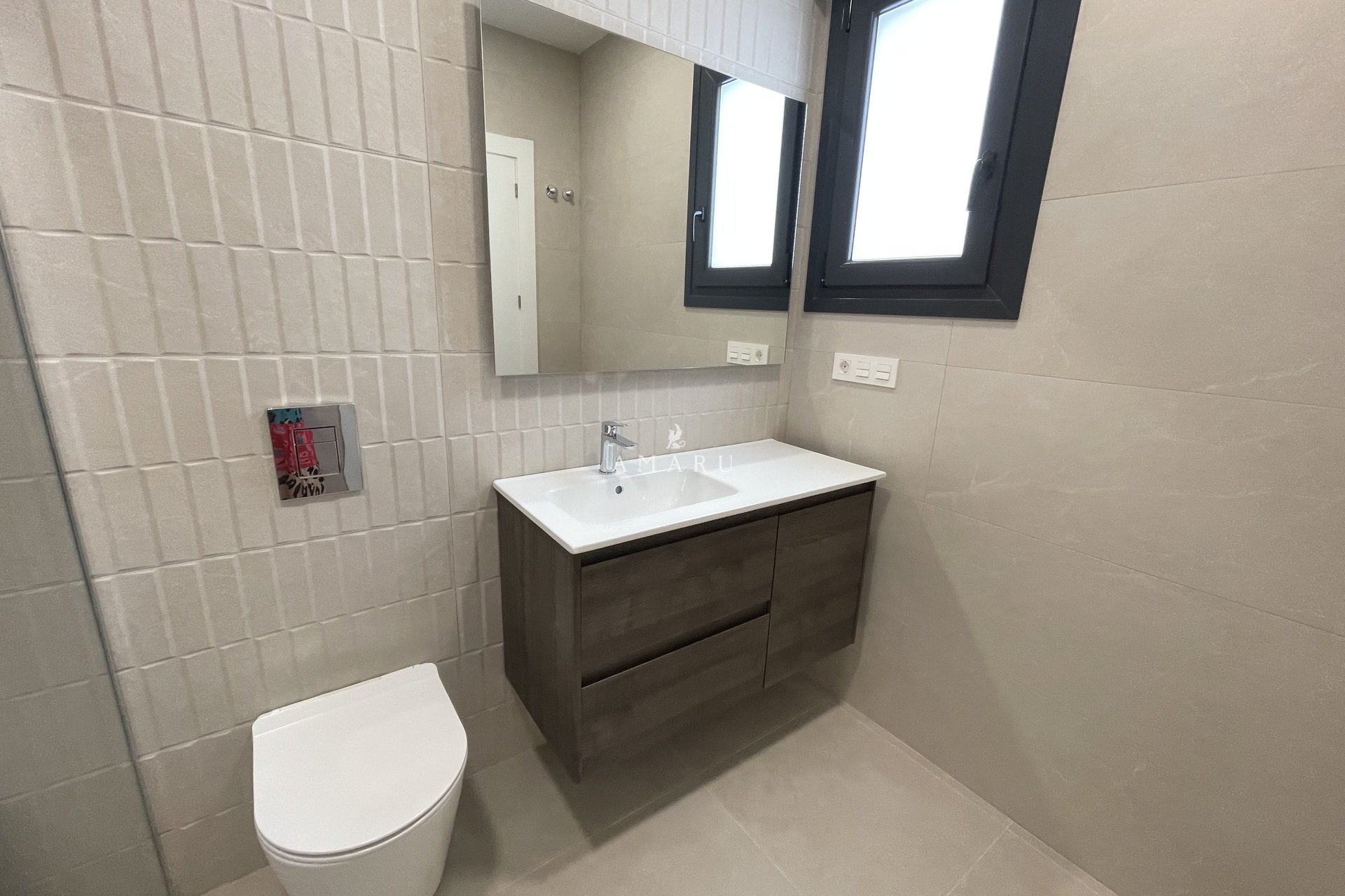 New Build - detached -
Heredades