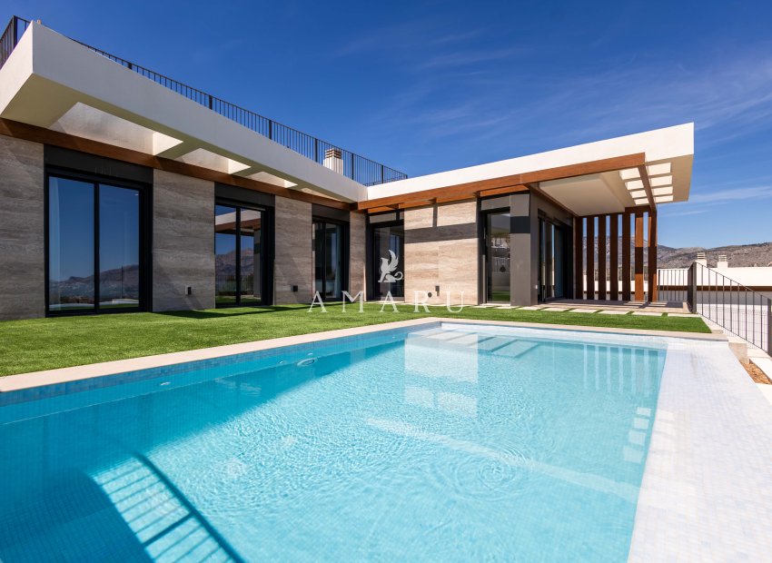 New Build - detached -
Polop