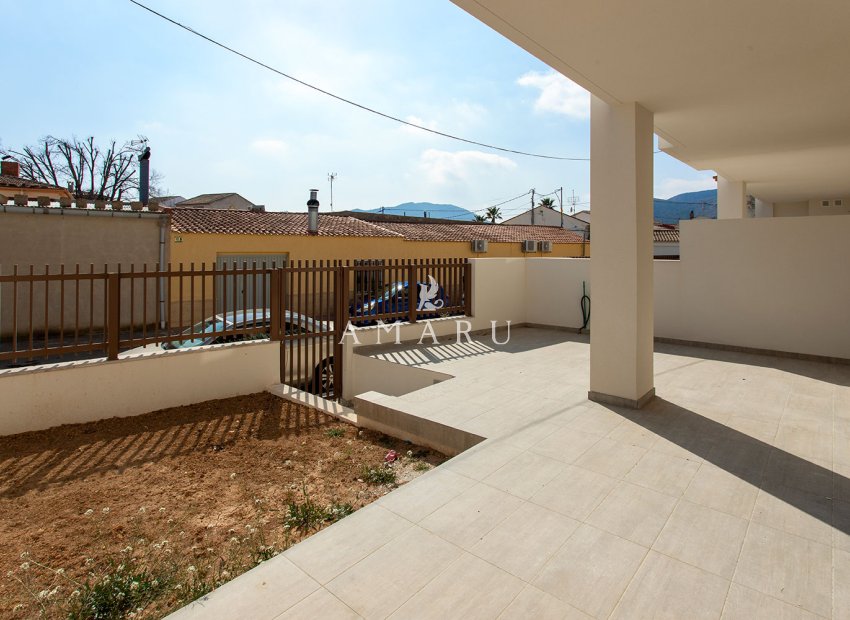 New Build - low-bungalow -
La Canalosa