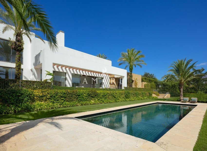 New Build - Villa -
Casares - Pedregales