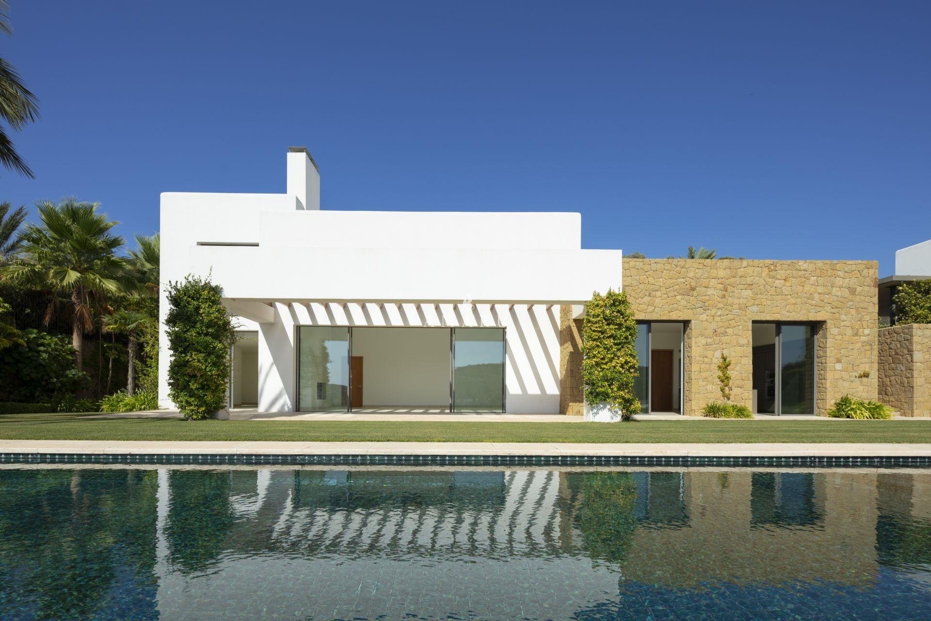 New Build - Villa -
Casares - Pedregales