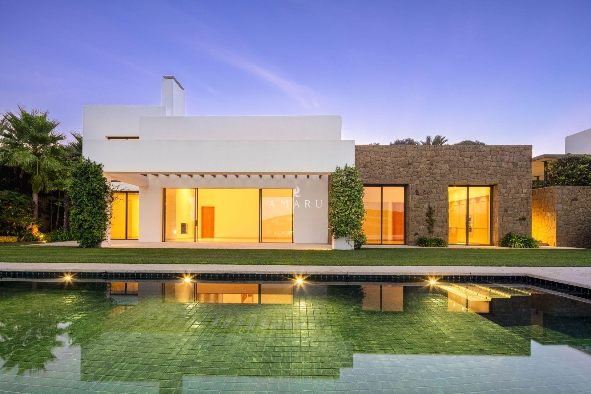 New Build - Villa -
Casares - Pedregales