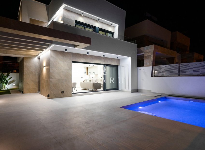 New Build - Villa -
San Miguel de Salinas - Blue Lagoon