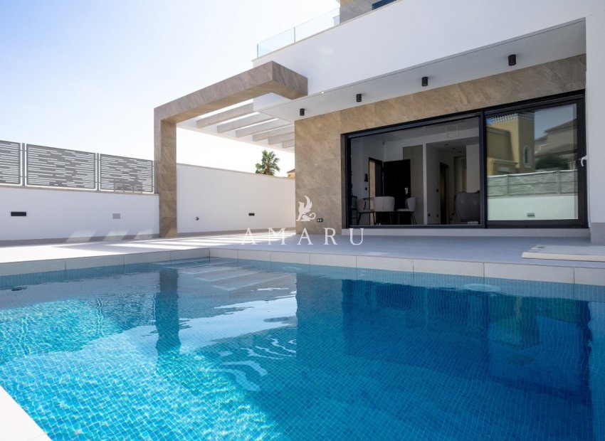 Nieuwbouw Woningen - Villa -
San Miguel de Salinas - Blue Lagoon