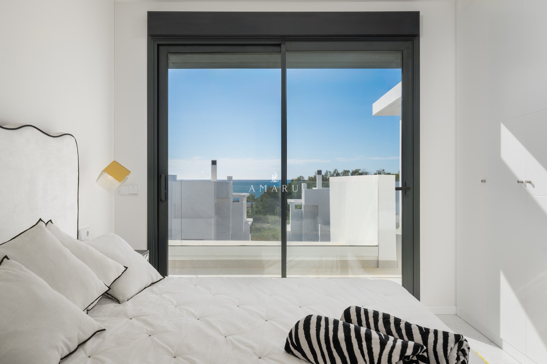 Nouvelle construction - Apartment -
Estepona