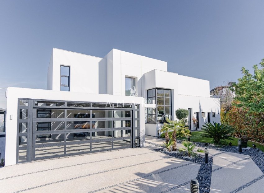 Nouvelle construction - Villa -
Mijas