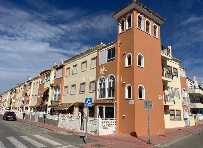 Resale - Apartment -
La Veleta