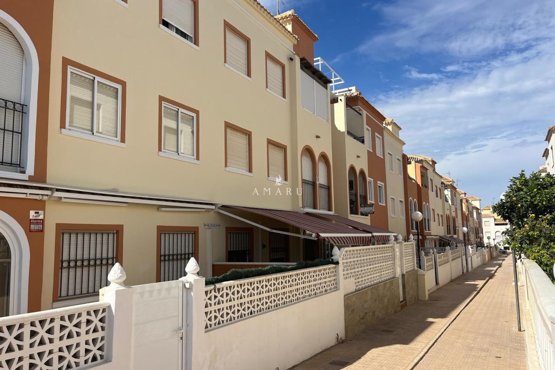 Resale - Apartment -
La Veleta