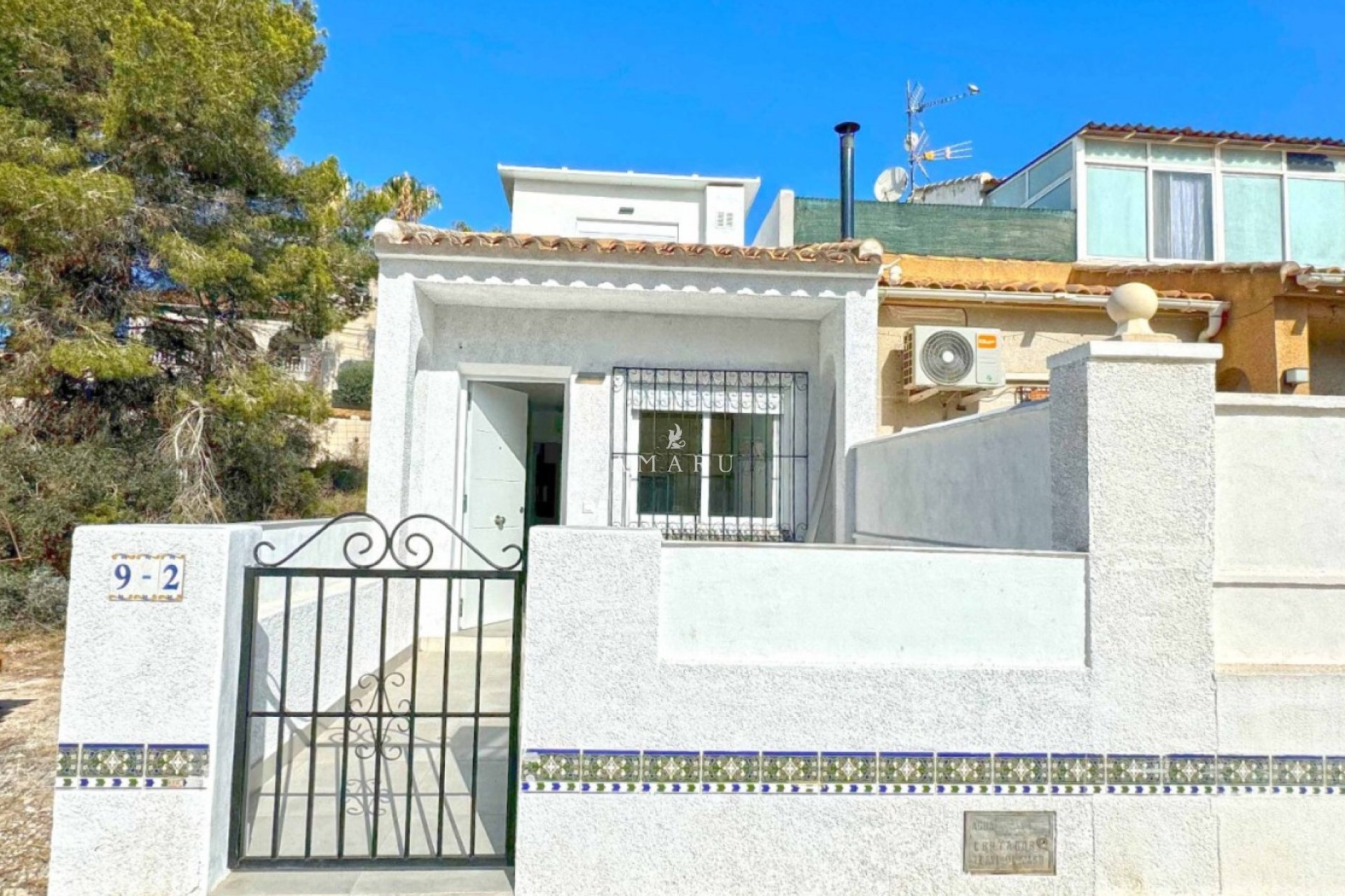 Resale - house -
Orihuela Costa - Villamartín