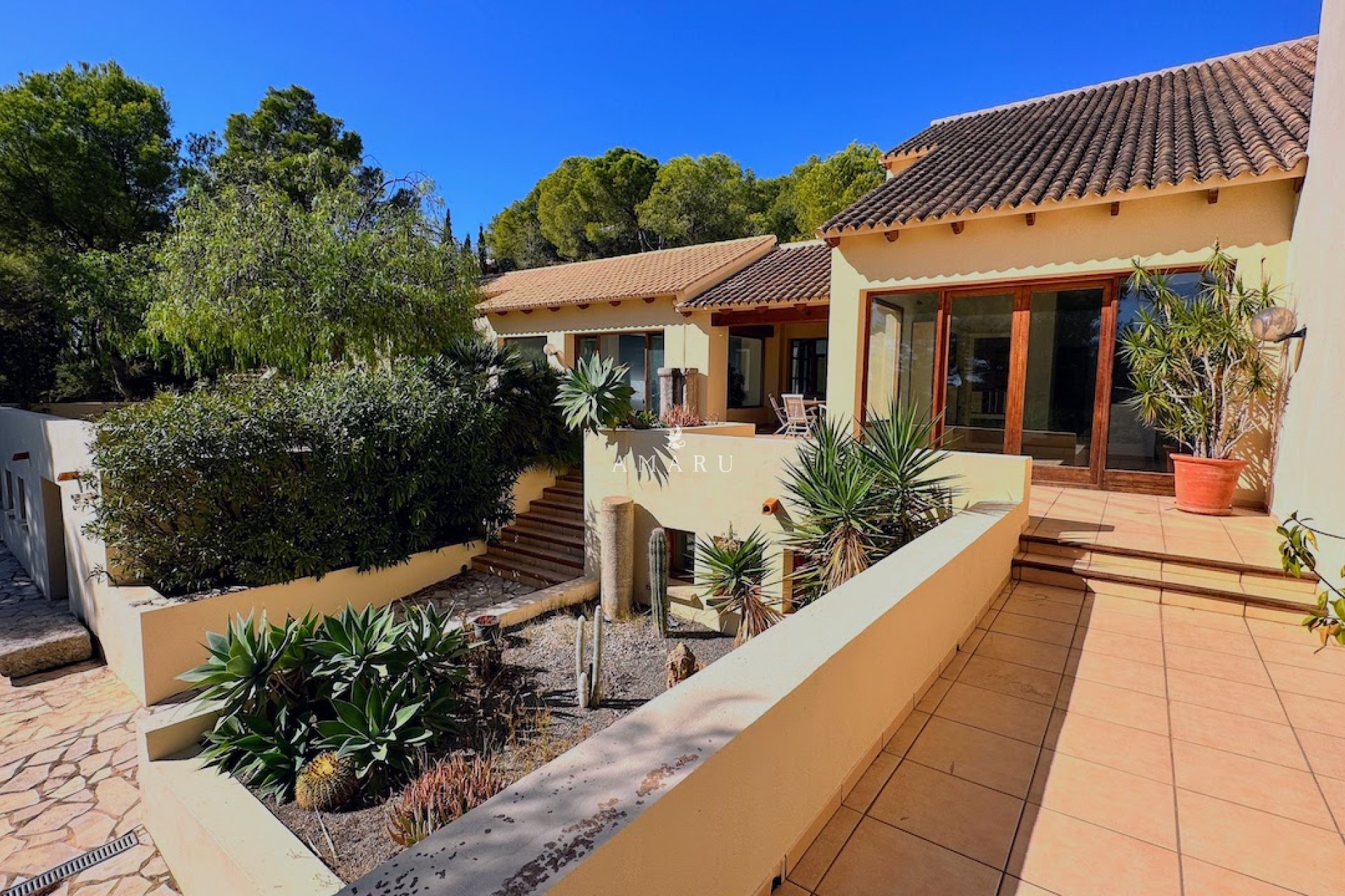 Resale - Villa -
Altea