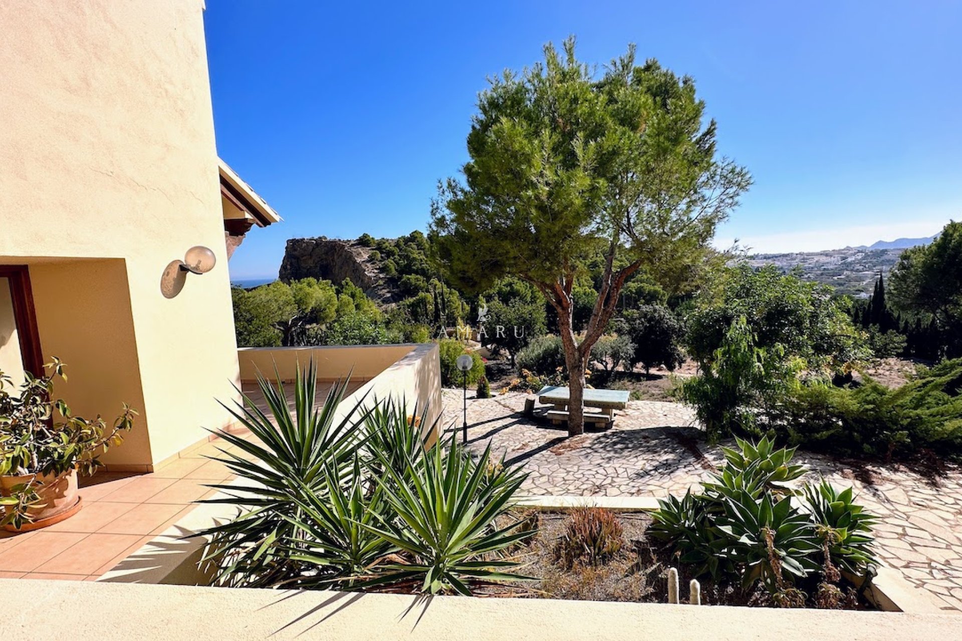 Resale - Villa -
Altea