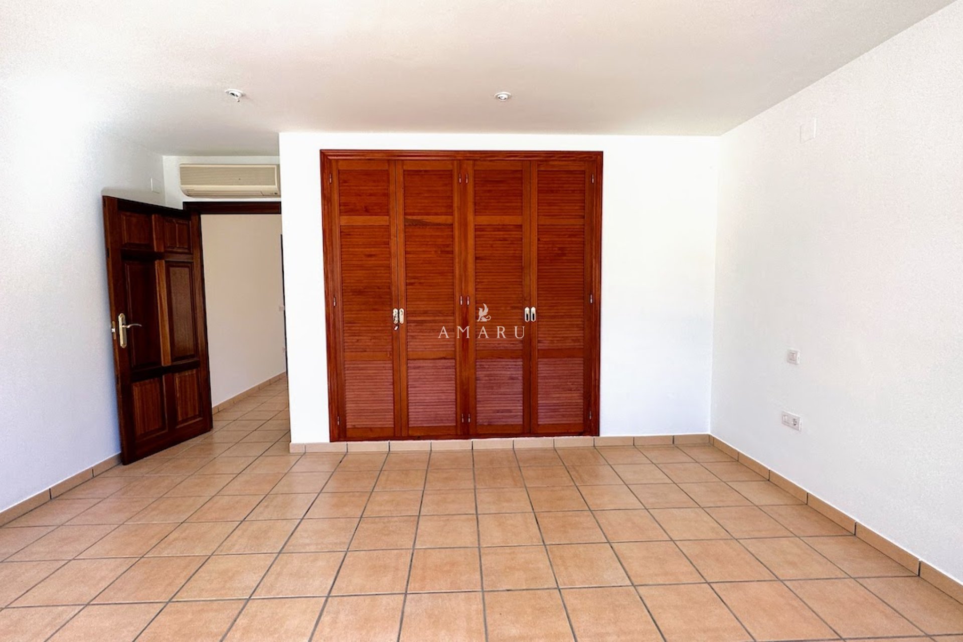 Resale - Villa -
Altea