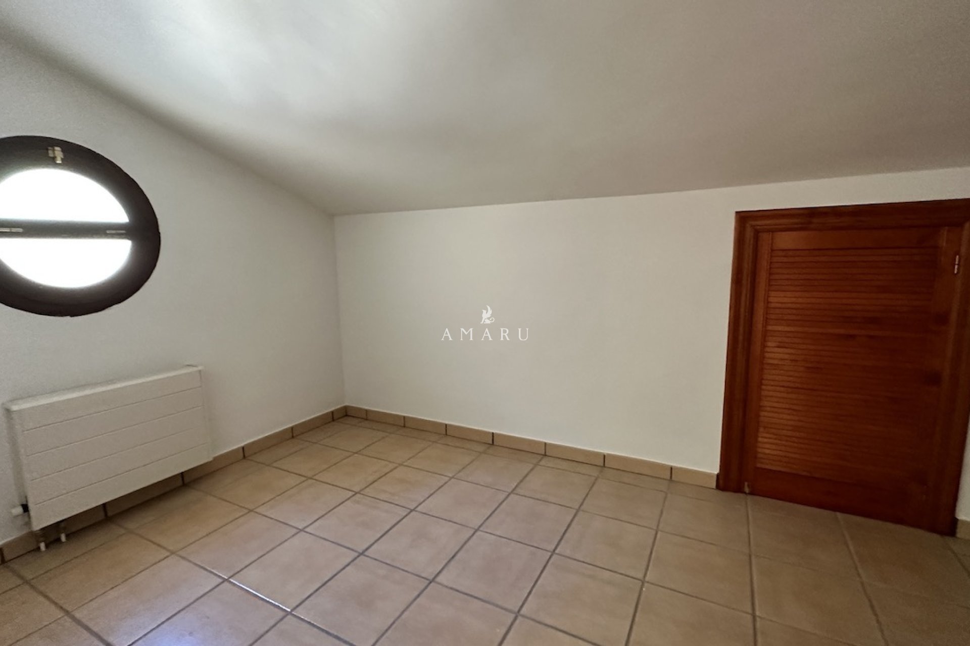 Resale - Villa -
Altea