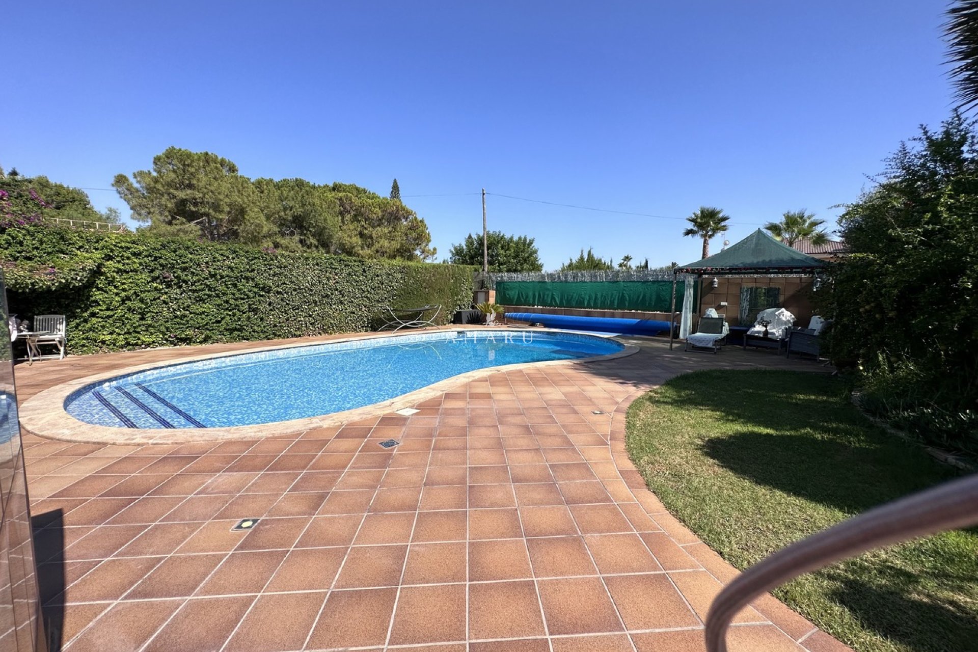 Resale - Villa -
Elche