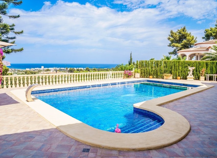 Resale - Villa -
Jávea - Montgó