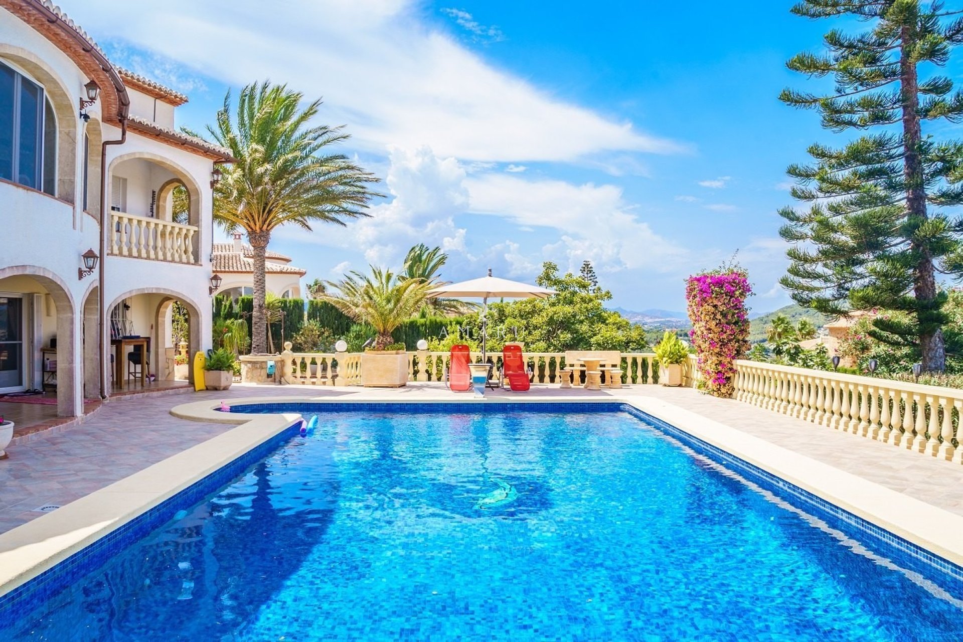 Resale - Villa -
Jávea - Montgó