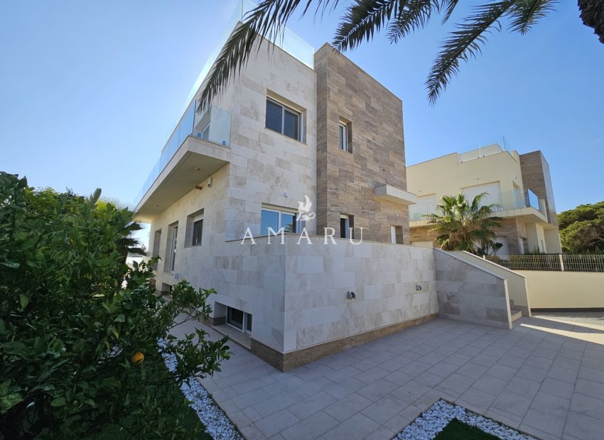 Resale - Villa -
La Zenia