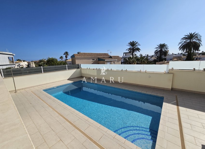 Resale - Villa -
La Zenia