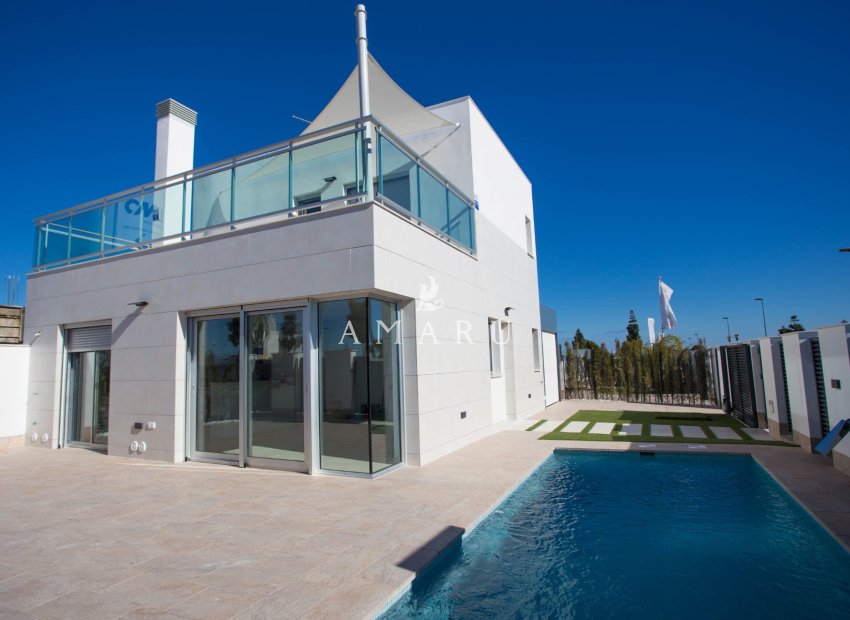 Resale - Villa -
Los Alcazares