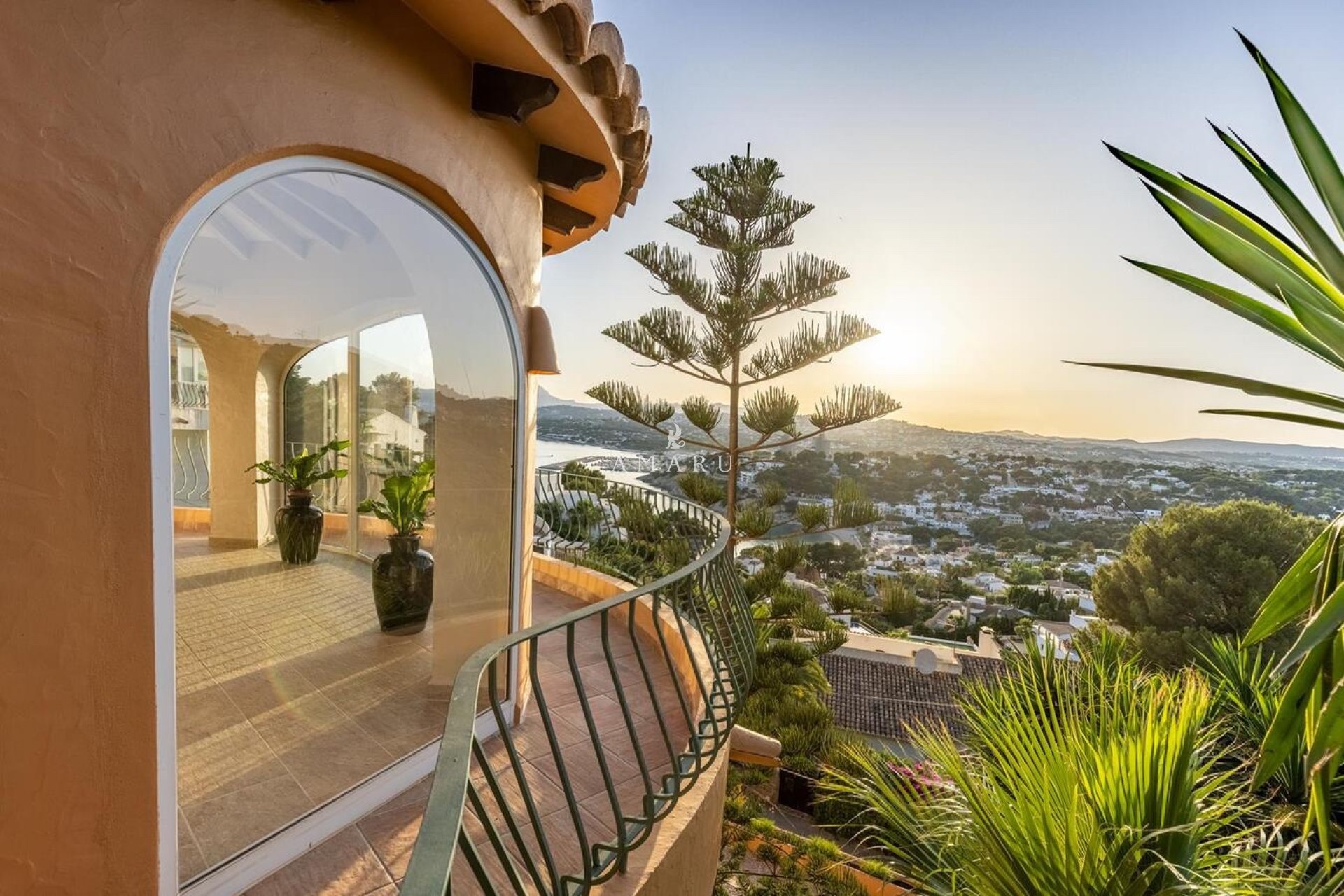 Resale - Villa -
Moraira - El Portet