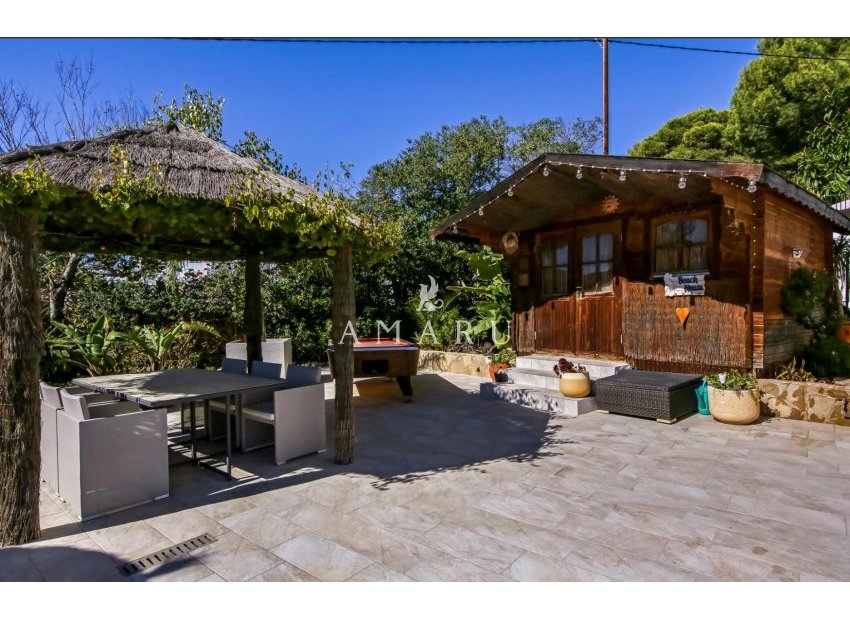 Resale - Villa -
Moraira