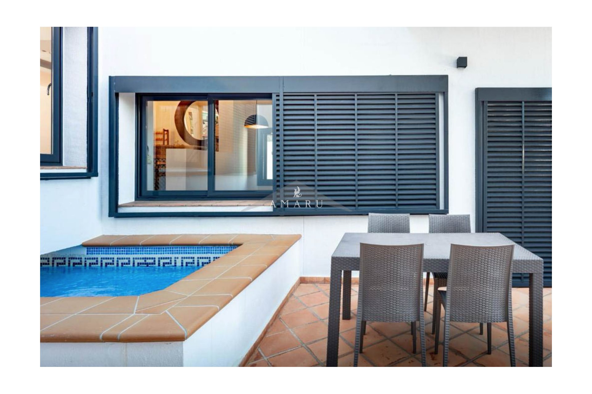 Resale - Villa -
Moraira