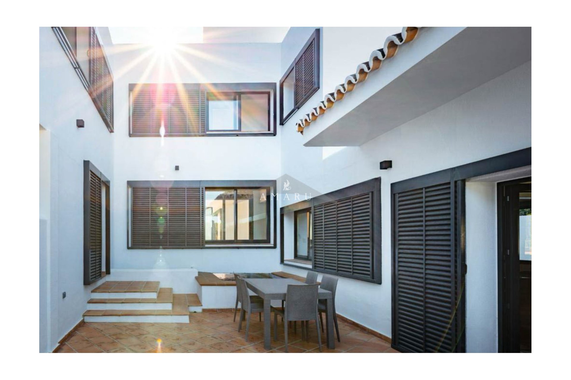 Resale - Villa -
Moraira