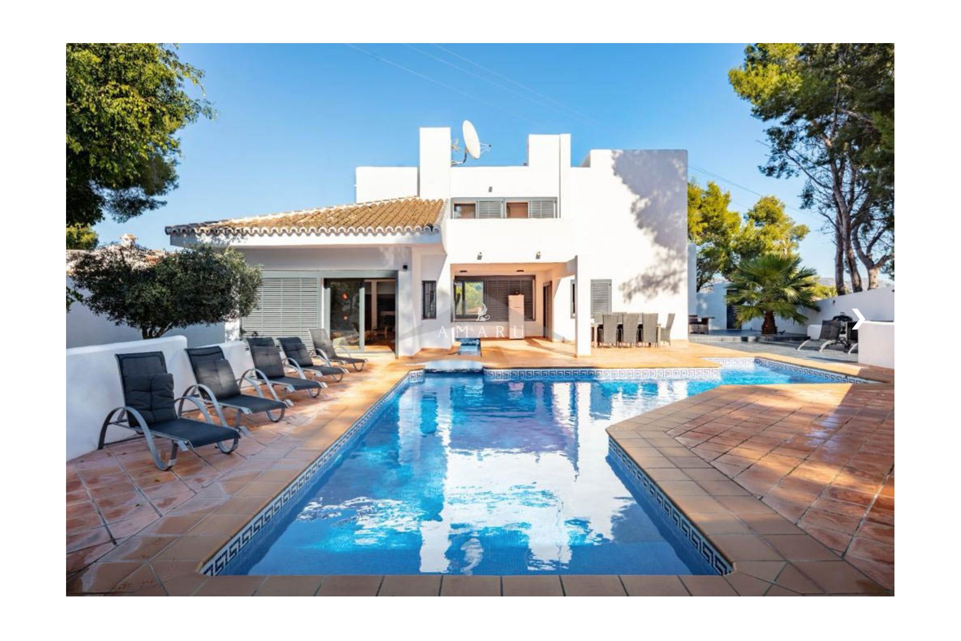 Resale - Villa -
Moraira