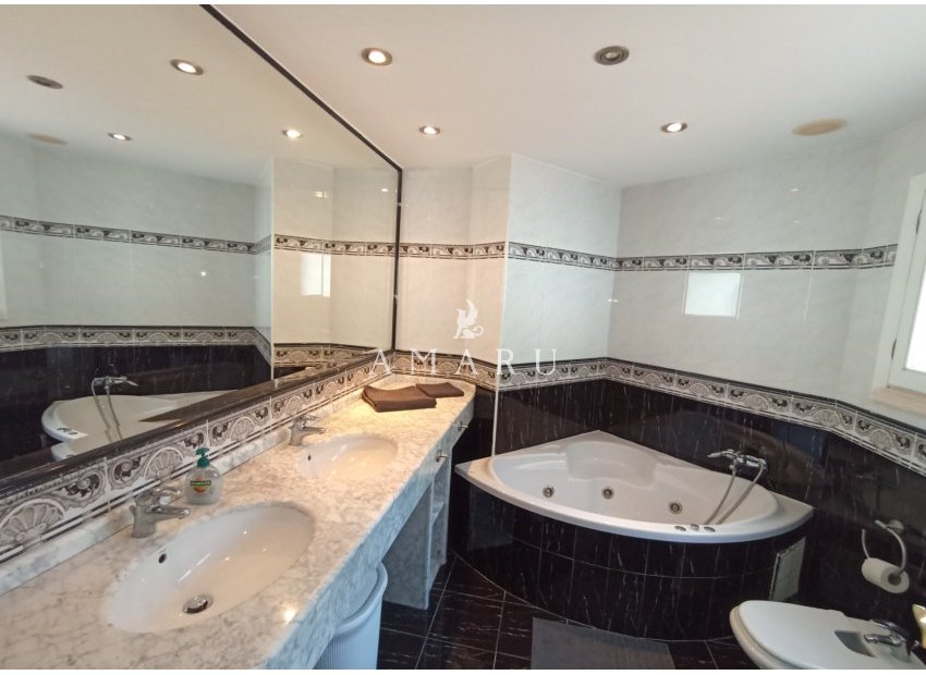 Resale - Villa -
Moraira