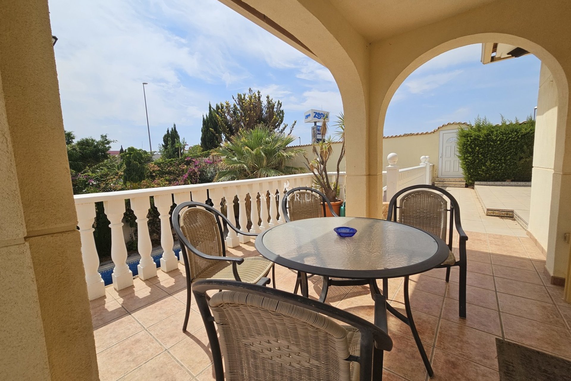 Resale - Villa -
Playa Flamenca