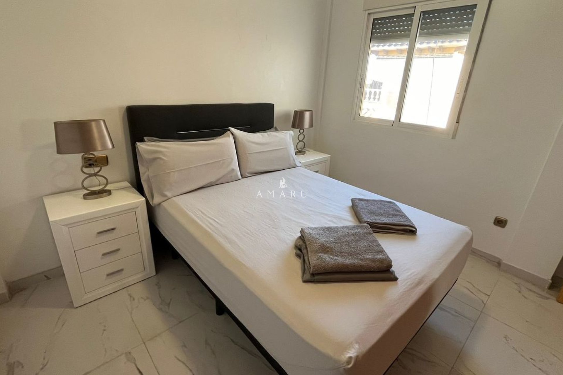 Resale - Villa -
Playa Flamenca