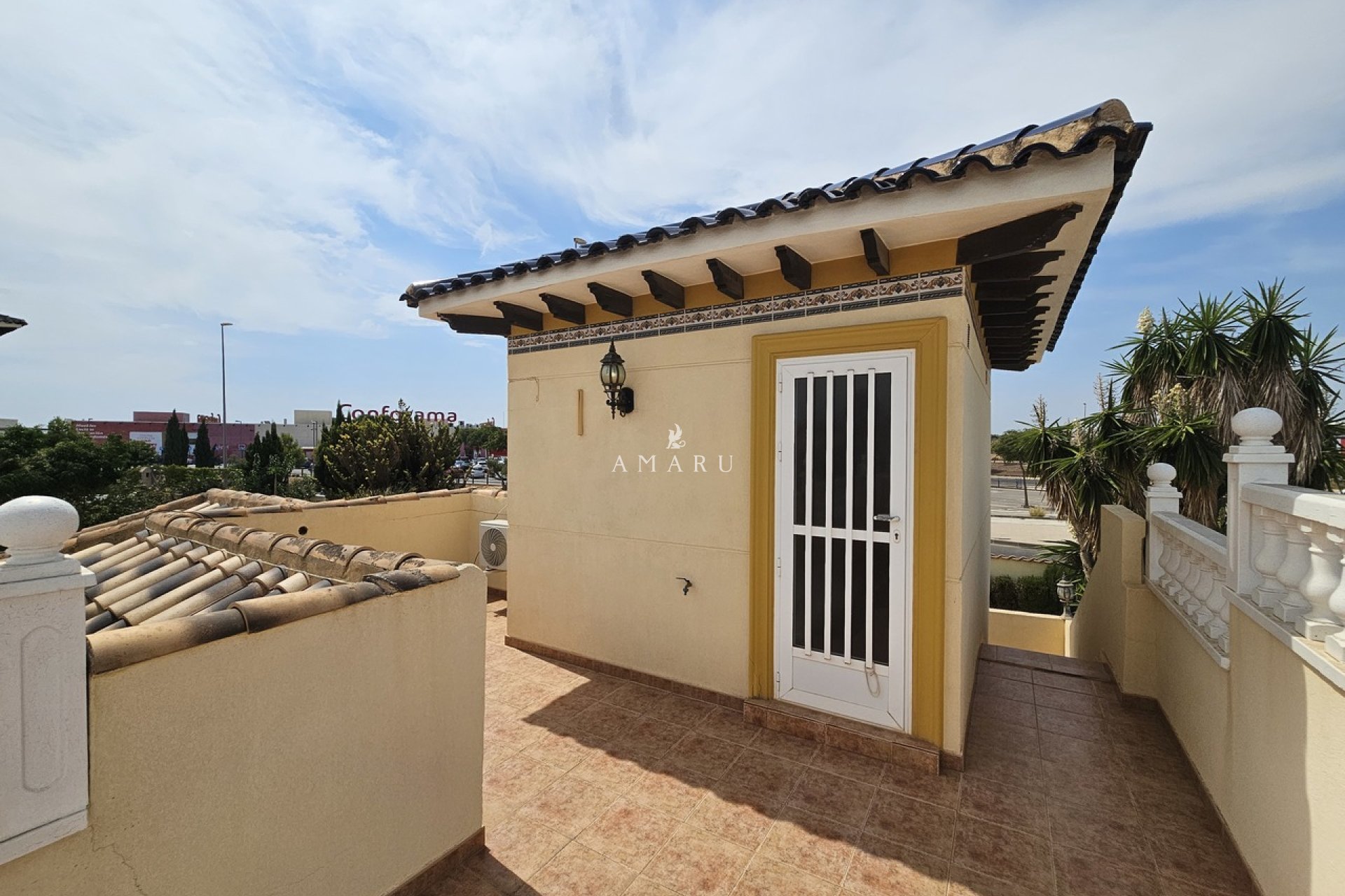 Resale - Villa -
Playa Flamenca