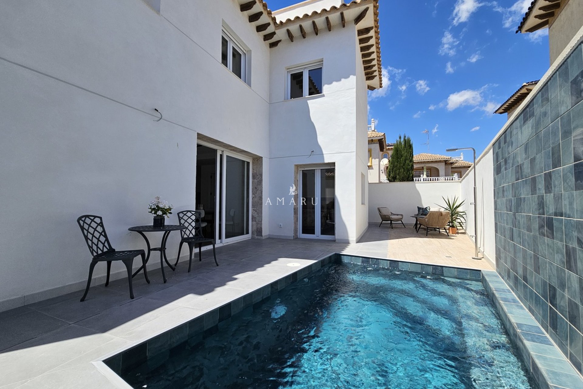 Resale - Villa -
Playa Flamenca