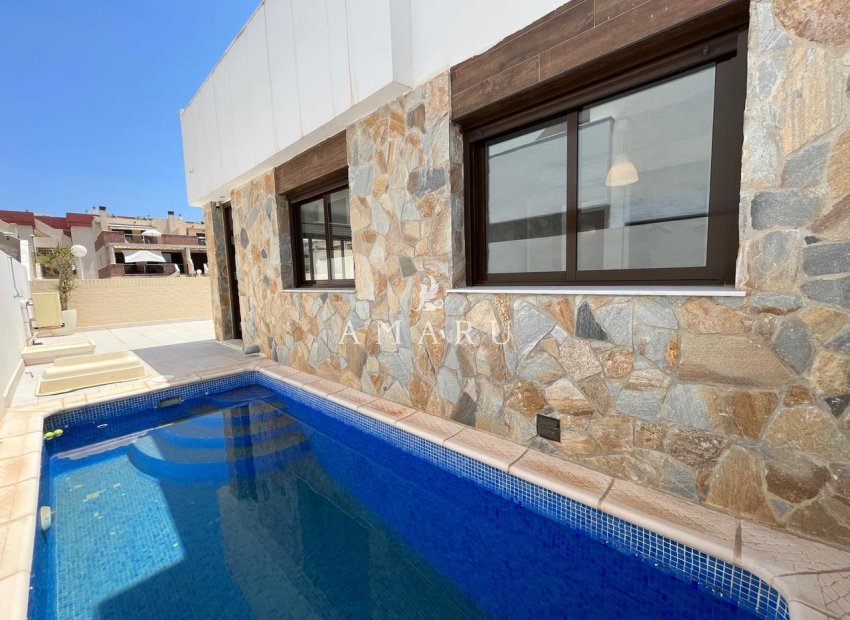 Revente - Villa -
Cabo Roig